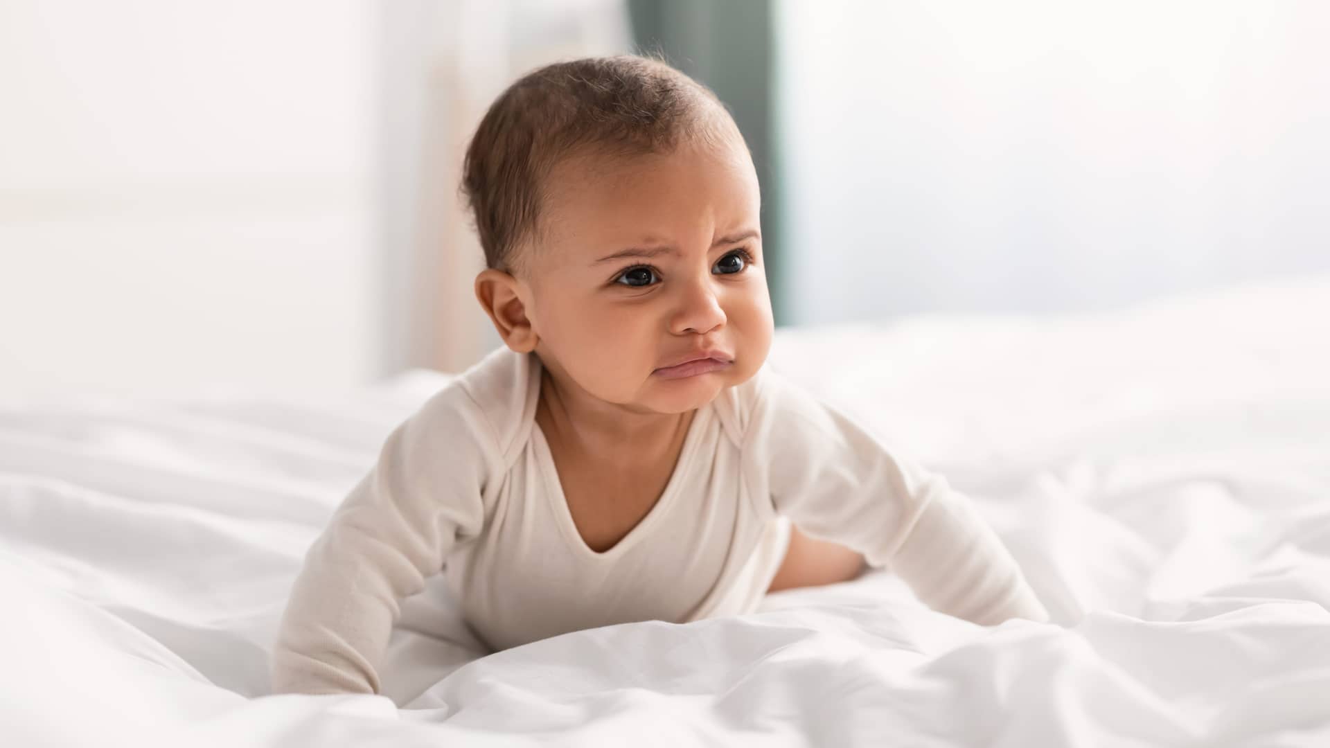 niño con mala cara porque tiene estreñimiento niño con mala cara porque tiene estreñimiento
